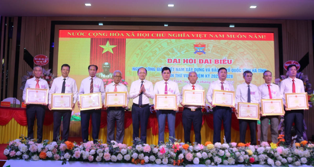 Bài cuối: Nêu gương sáng, gương lành mọi nơi, mọi lúc