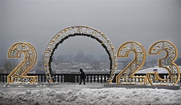 Đường phố được trang hoàng chào đón Năm mới tại Moskva, Nga. Ảnh: AFP/ TTXVN.