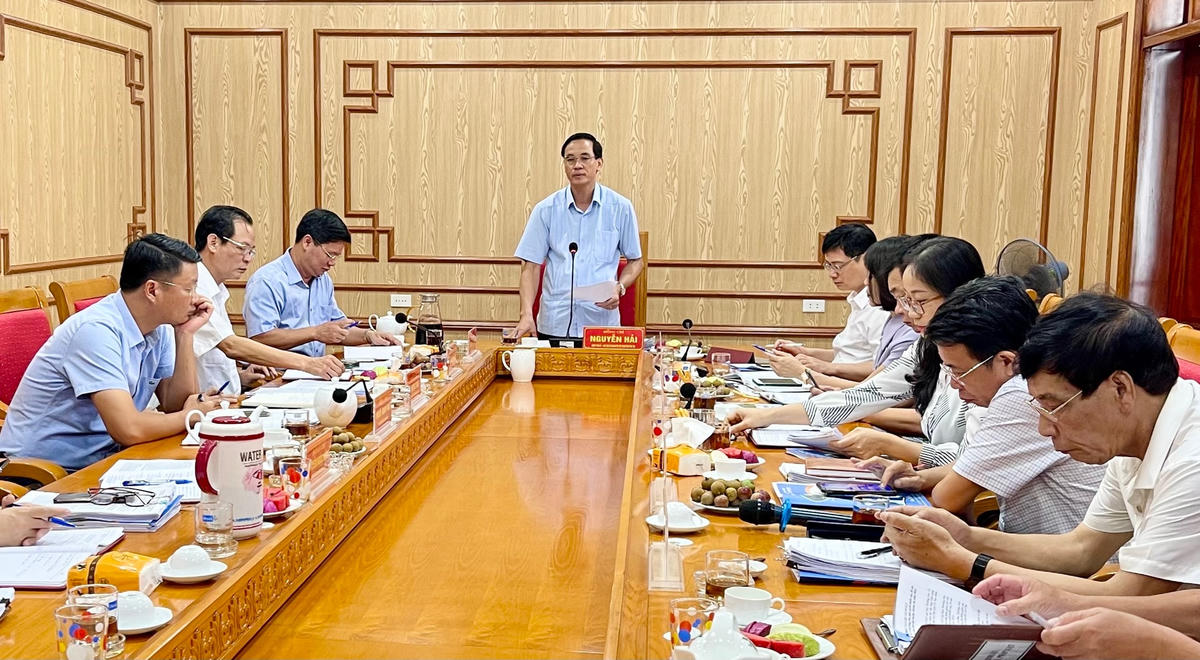 Quang cảnh buổi làm việc.