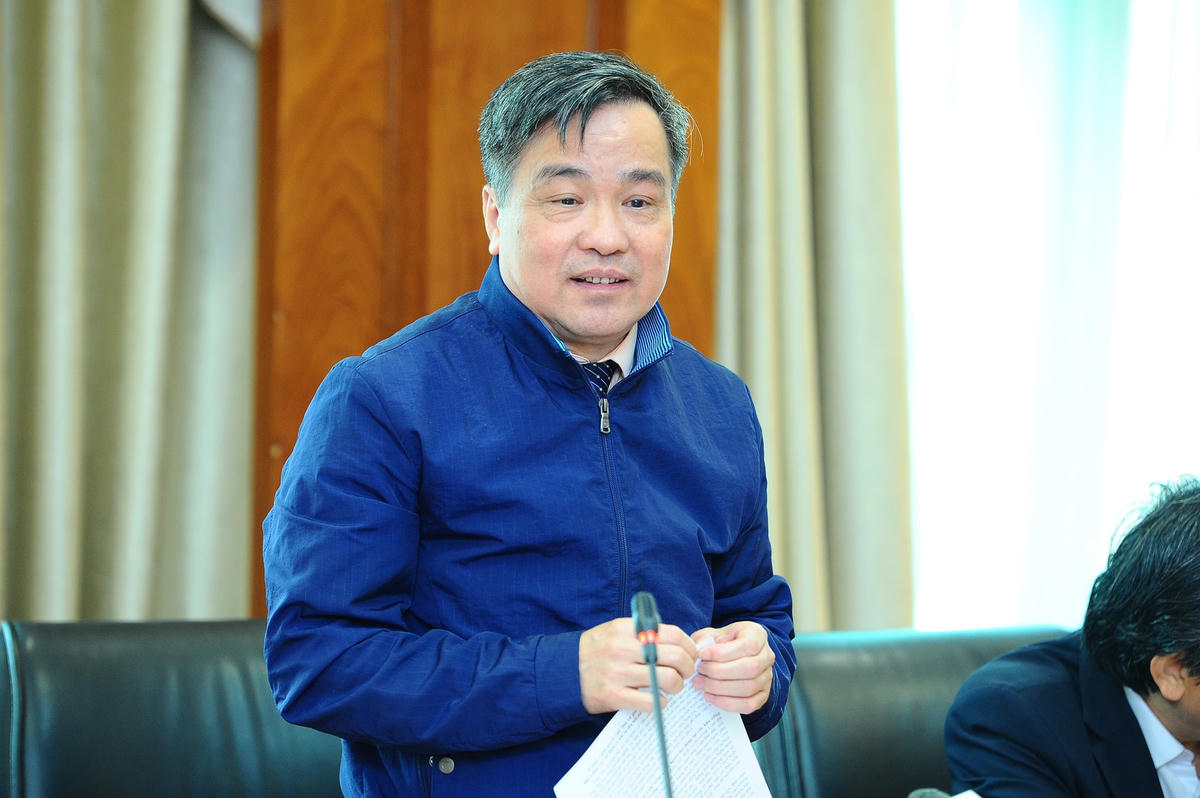 TS Nguyễn Văn Hùng.