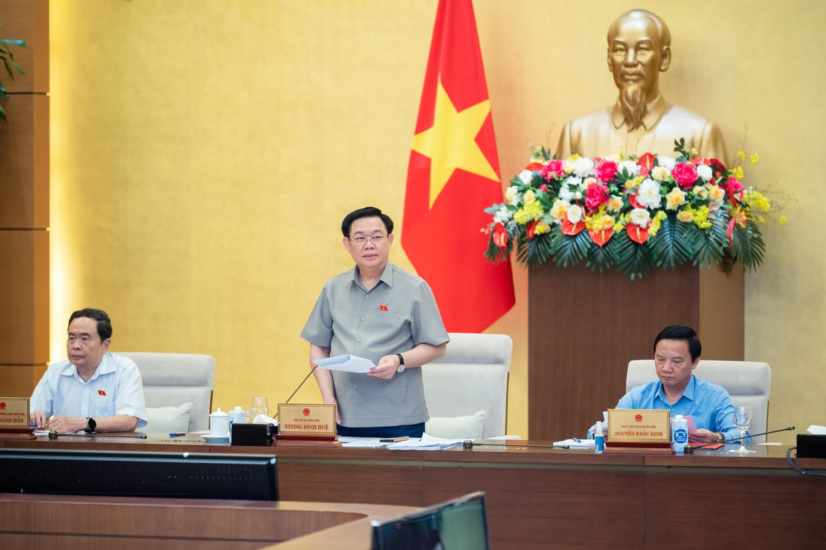 Chủ tịch Quốc hội Vương Đình Huệ phát biểu tại phiên họp. Nguồn: quochoi.vn