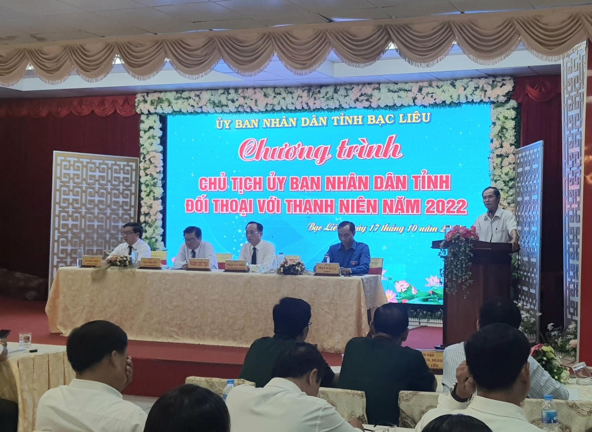 Buổi đối thoại còn cung cấp thông tin và giải đáp những câu hỏi về công tác kết nạp đảng cho thanh niên, chính sách đối với thanh niên