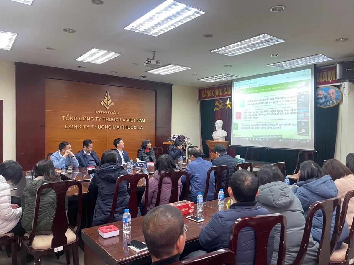 Điểm cầu tại Đảng bộ Công ty Thương mại Thuốc lá.