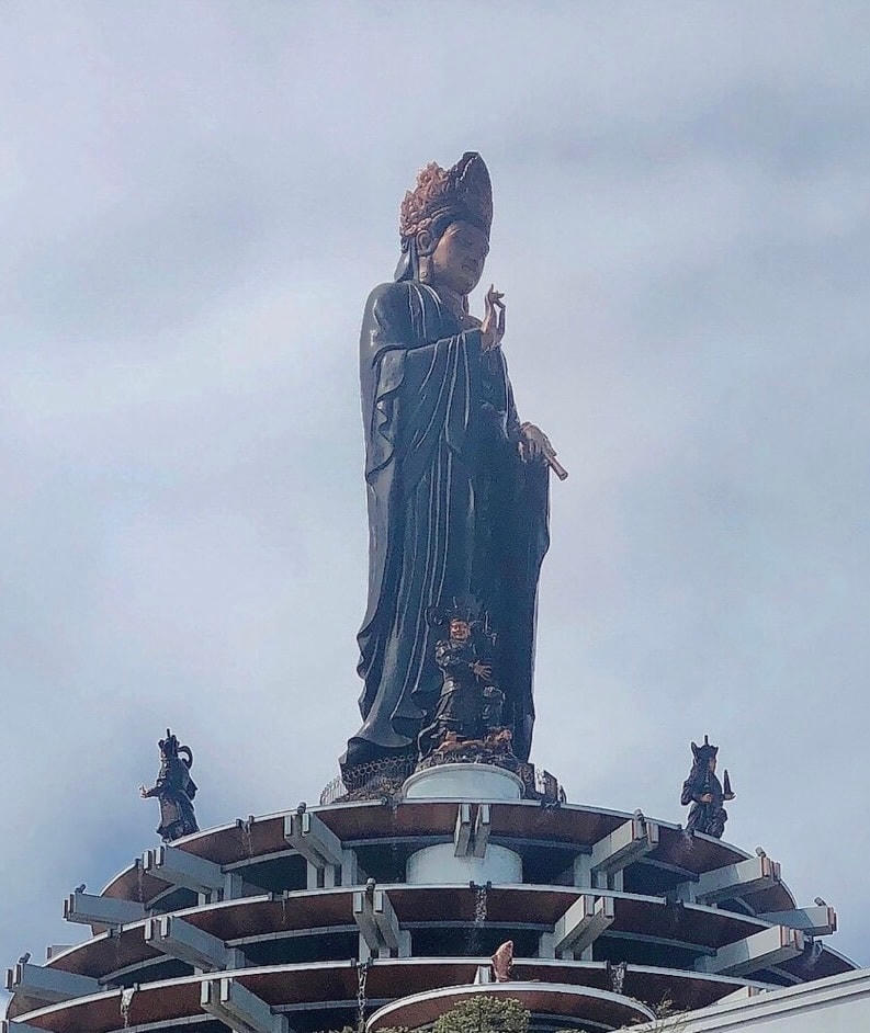 Tượng Bà Tây Bổ Đà Sơn tại Núi Bà Đen.