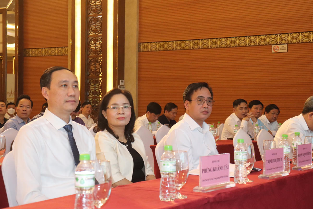 Phó Chủ tịch UBTƯ MTTQ Việt Nam Phùng Khánh Tài dự hội nghị.