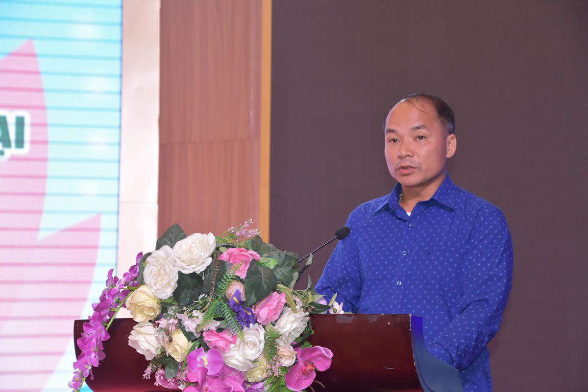 Ông Mai Văn Phú, Ban CTMT thôn Ủm Đon, xã Yên Mỹ, huyện Chợ Đồn, tỉnh Bắc Kạn tham luận tại Hội thảo.
