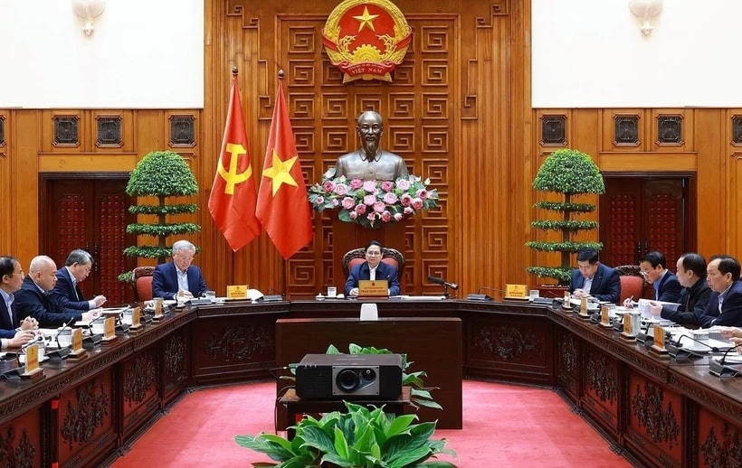 Thủ tướng Phạm Minh Chính chủ trì cuộc họp với Ban Chỉ đạo về rà soát, tháo gỡ khó khăn, vướng mắc liên quan đến các dự án để nghe báo cáo đánh giá tình hình, tìm giải pháp tháo gỡ khó khăn, vướng mắc đang tồn đọng sáng 30/3/2025. (Ảnh: Dương Giang/TTXVN)