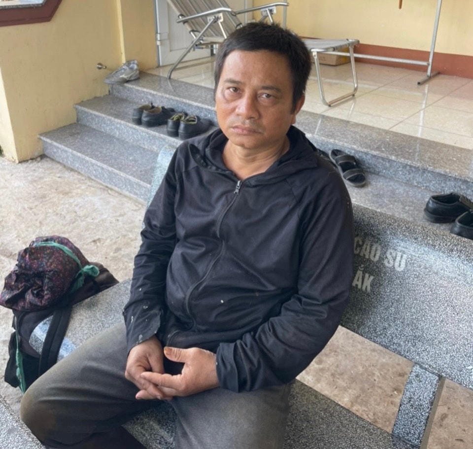 Nay Tam (49 tuổi).