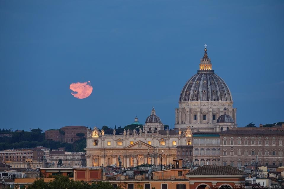 Vương cung Thánh đường St. Peter tại Rome, Italy.