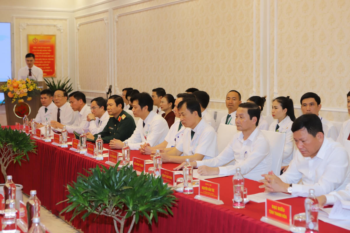 Lãnh đạo tỉnh Thanh Hoá cùng đoàn công tác do Thủ tướng Chính phủ Phạm Minh Chính dẫn đầu tại buổi làm việc với Tổng Công ty CP Hợp Lực.