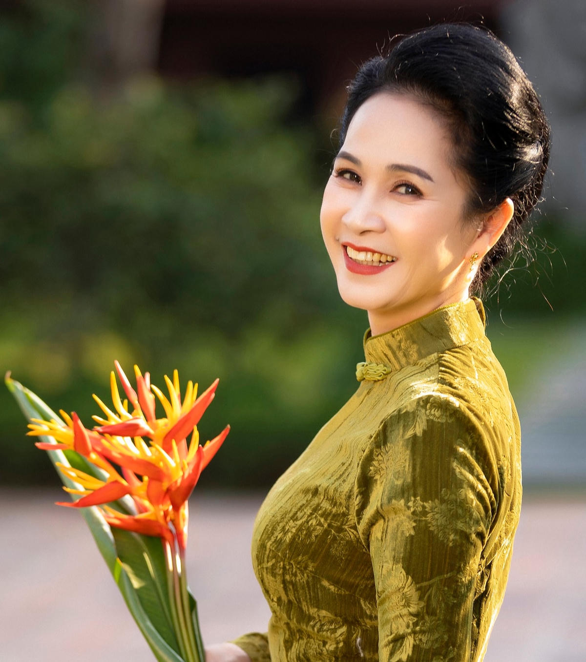 NSND Lan Hương: Tôi không sống bằng hào quang quá khứ