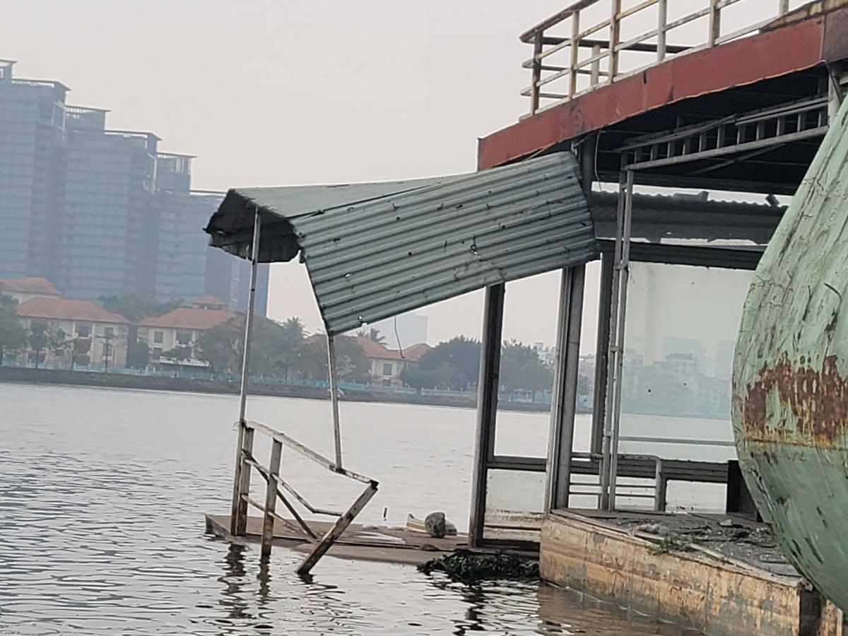 Cận cảnh 4 con 'tàu ma' cuối cùng còn sót lại ở Hồ Tây