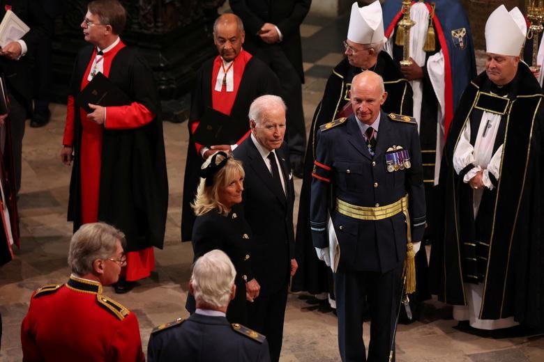 Tổng thống Mỹ Joe Biden và Đệ nhất Phu nhân Jill Biden tại Tu viện Westminster.