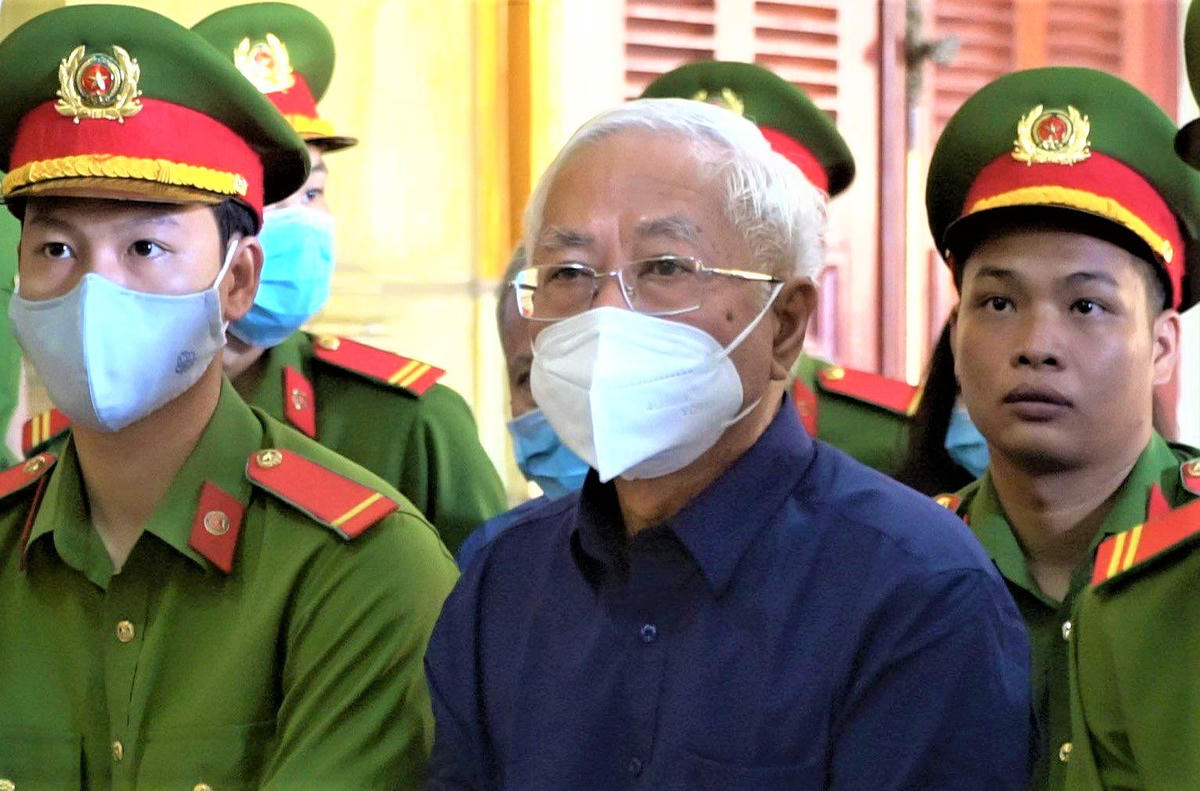 Đang phải thi hành án tù chung thân, bị cáo Trần Phương Bình bị đề nghị thêm án 20 năm tù.