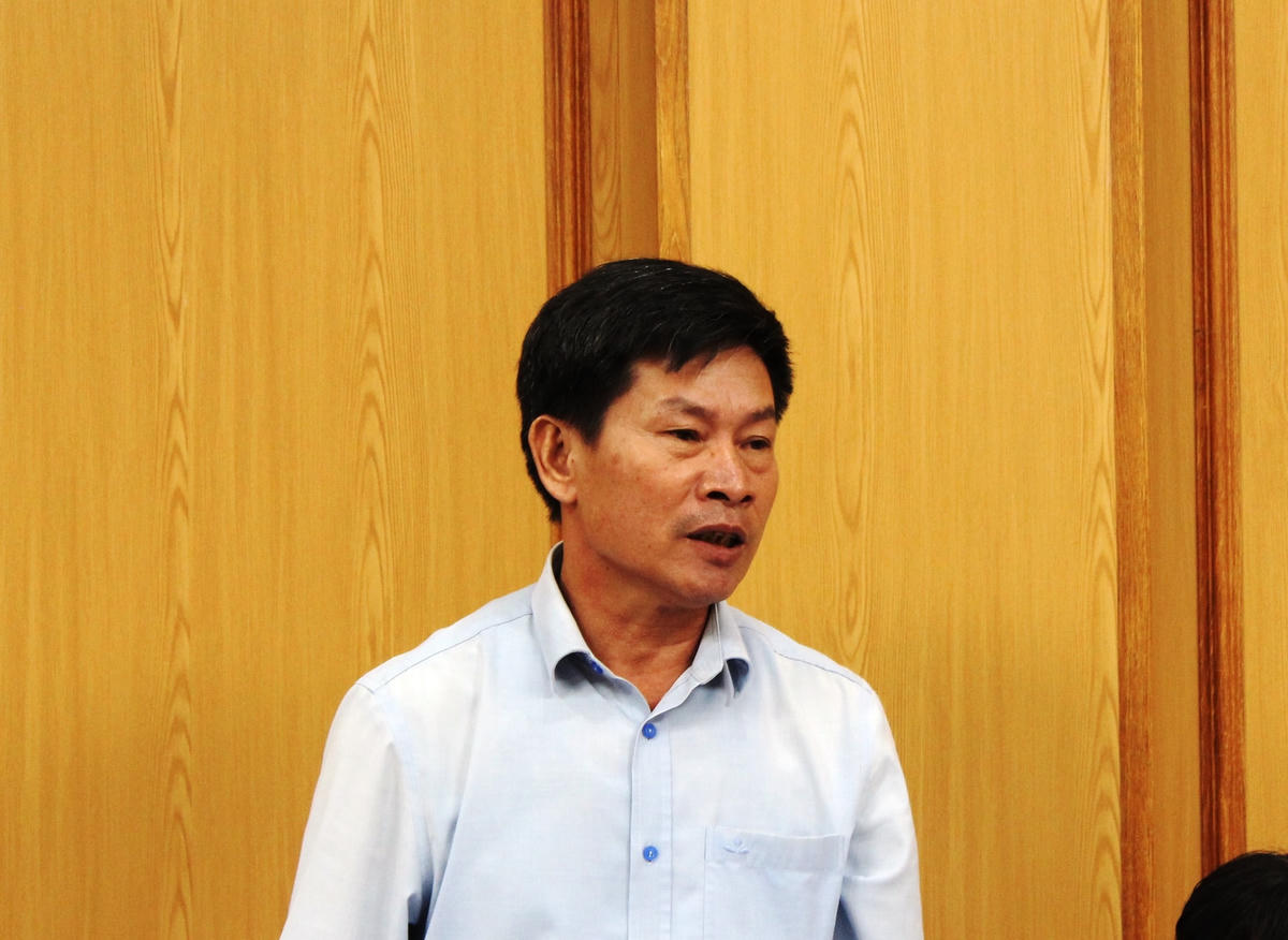 Ông Cái Văn Sỹ - Chủ tịch Uỷ ban MTTQ Việt Nam xã Mai Thủy phát biểu đóng góp ý kiến tại buổi khảo sát.