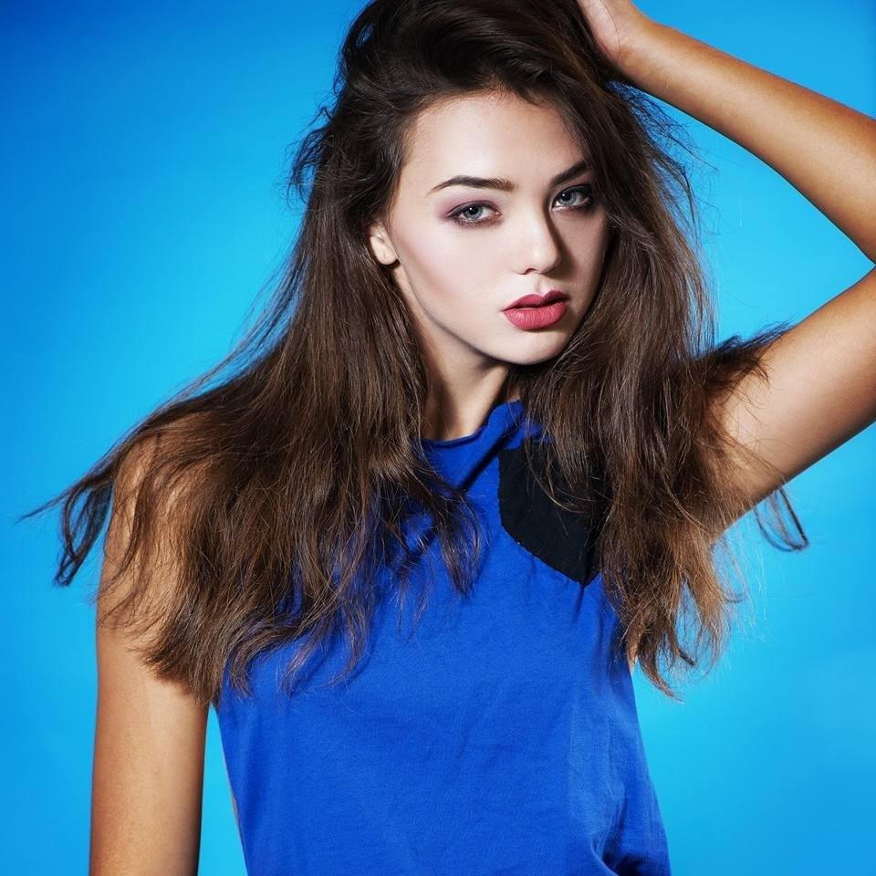 Vào cuối năm 2021, chàng thủ môn đã dẫn bạn gái về ra mắt và đón Tết cùng gia đình tại quê nhà Thanh Hóa.