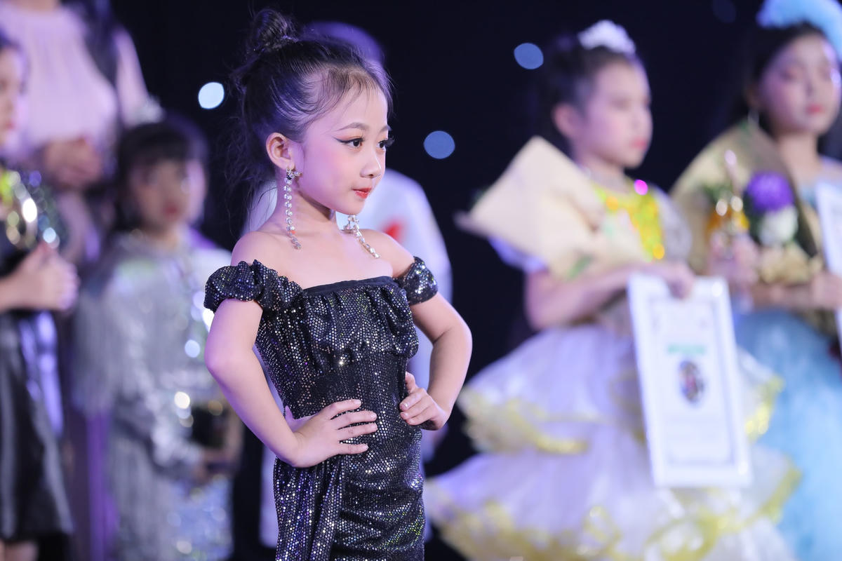Quán quân “Người mẫu nhí Việt Nam” – Model Kid Vietnam Vũ Ngọc Thanh Trà.