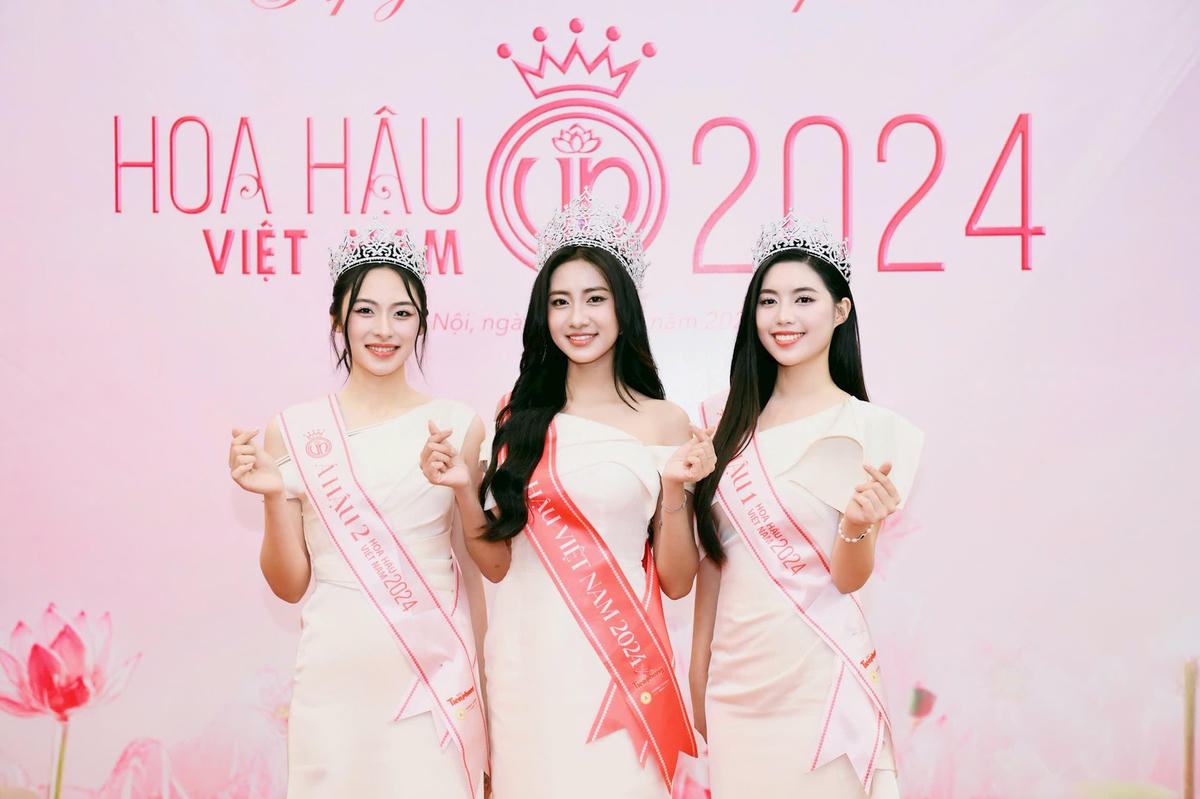 Top 3 hoa hau 5