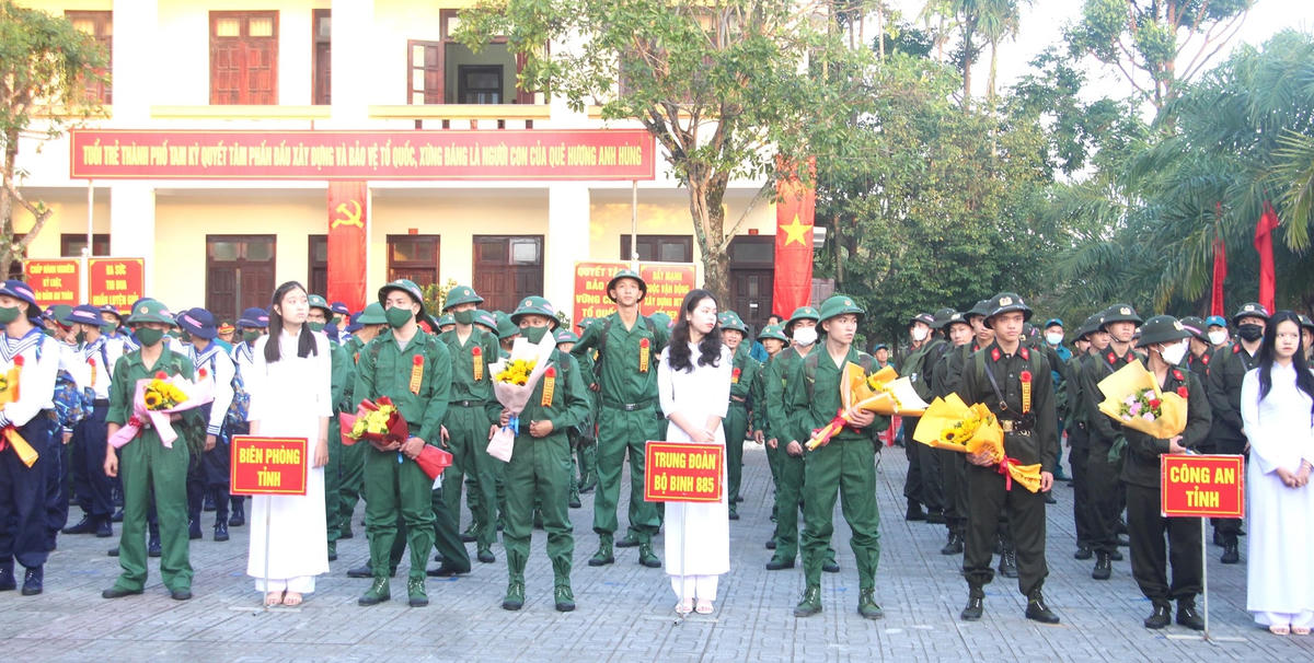 Một góc tại lễ giao nhận quân ở TP Tam Kỳ.