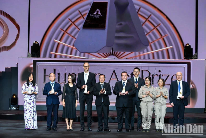 28 dự án được vinh danh tại Gala trao Giải thưởng Hành động vì Cộng đồng ảnh 16