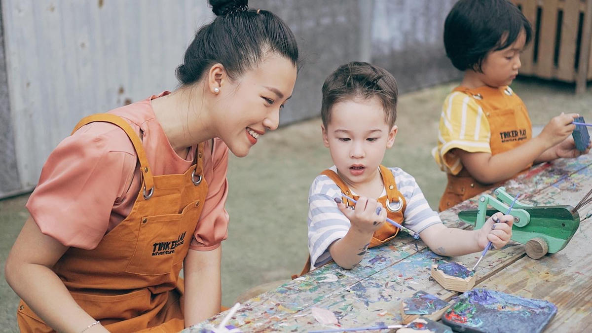 Ở thời điểm hiện tại, sau khi ly hôn Hoàng Oanh dành nhiều thời gian cho con trai. 