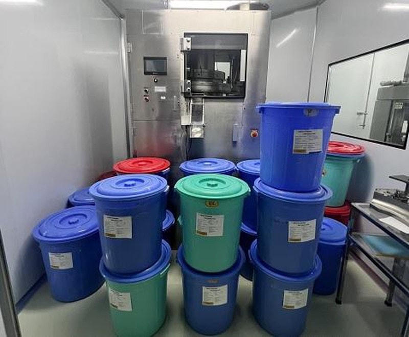 Bên trong cơ sở sản xuất thuốc giả của Công ty cổ phần dược phẩm Amtex Pharma. Ảnh: Công an TP HCM.