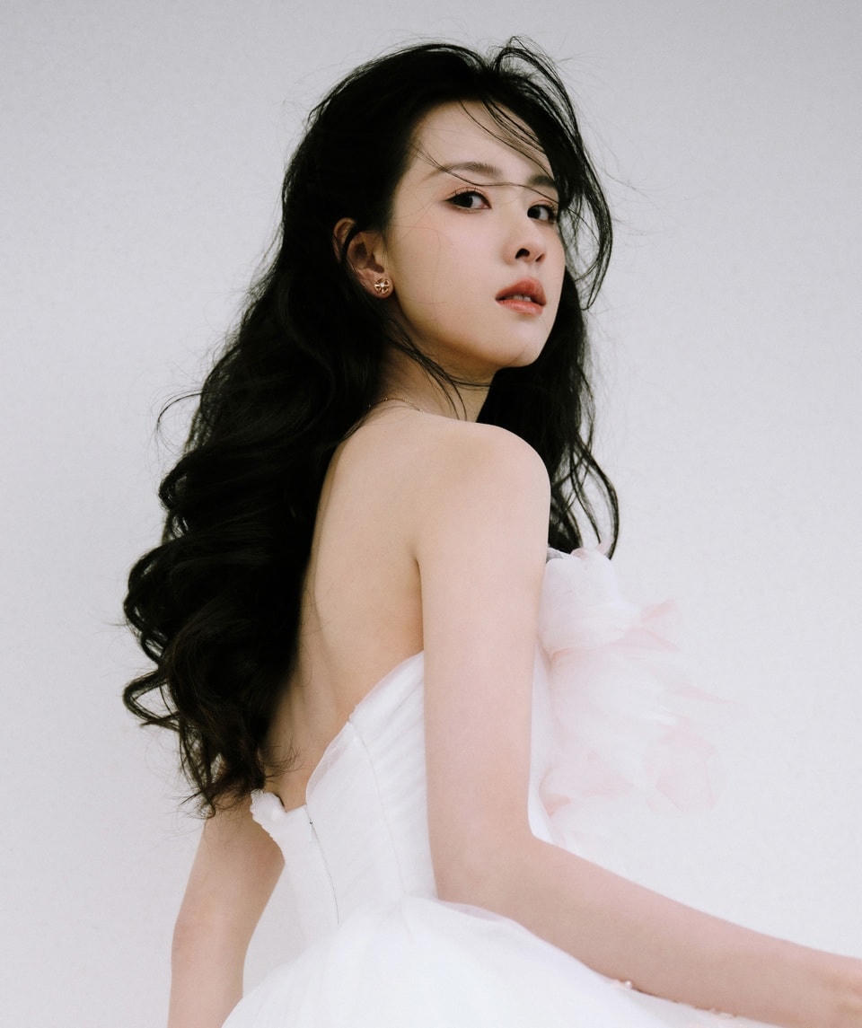 Trên các diễn đàn bàn chuyện về phim, nhiều khán giả cho rằng họ không thể rời mắt cảnh Thánh nữ Thiên Hoan - kẻ tàn ác, giết người không với bất kỳ lý do gì nhưng vẫn mong manh, yếu đuối.