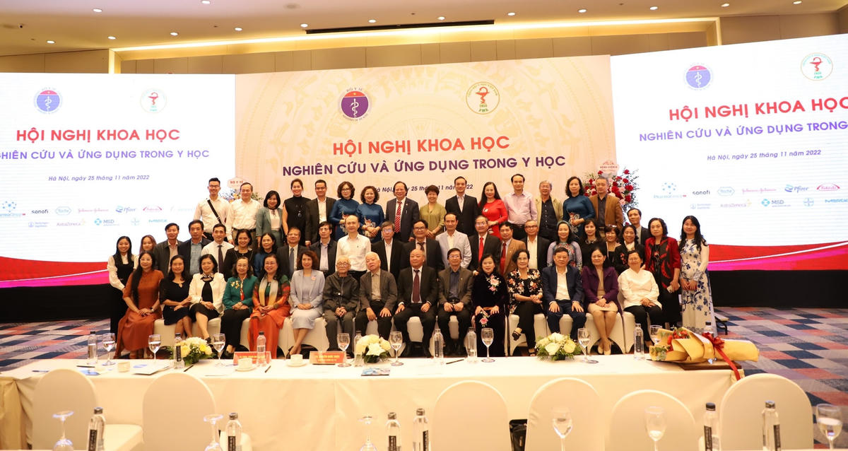 Các đại biểu tham dự Hội nghị khoa học.