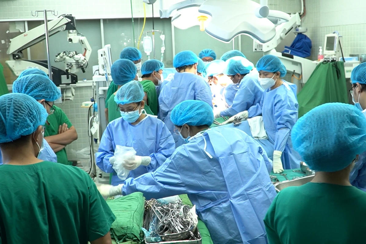Thiếu thuốc và vật tư y tế gây khó khăn trong khám và điều trị bệnh cho bệnh nhân.
