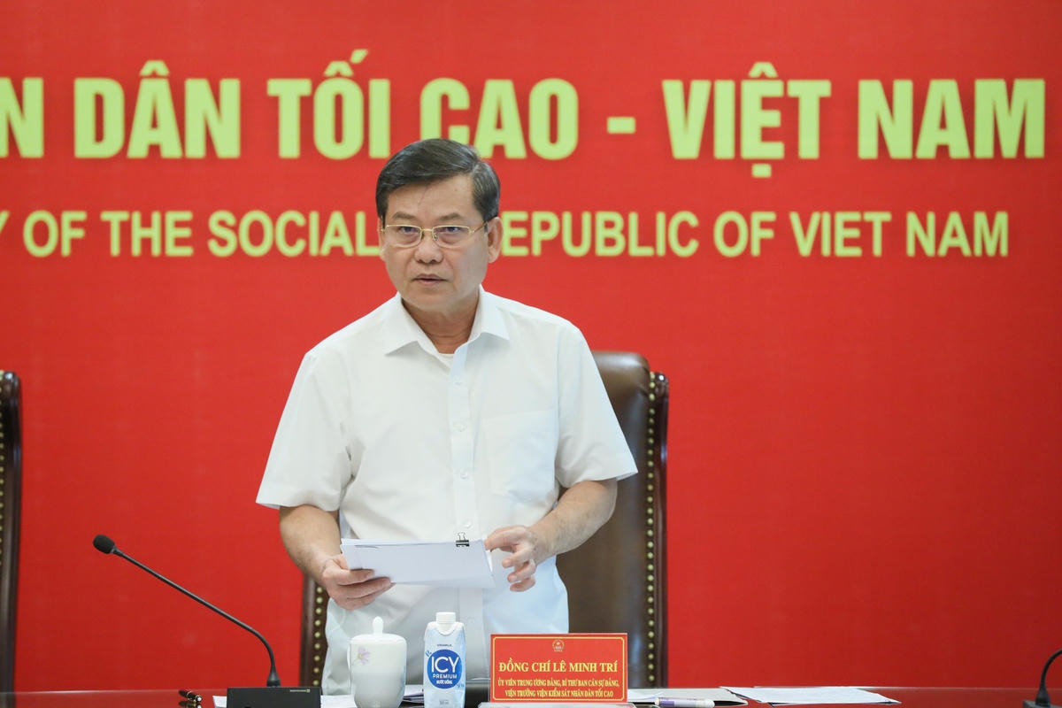 Ông Lê Minh Trí, Ủy viên Trung ương Đảng, Bí thư Ban cán sự đảng, Viện trưởng Viện Kiểm sát nhân dân tối cao phát biểu tại cuộc làm việc.