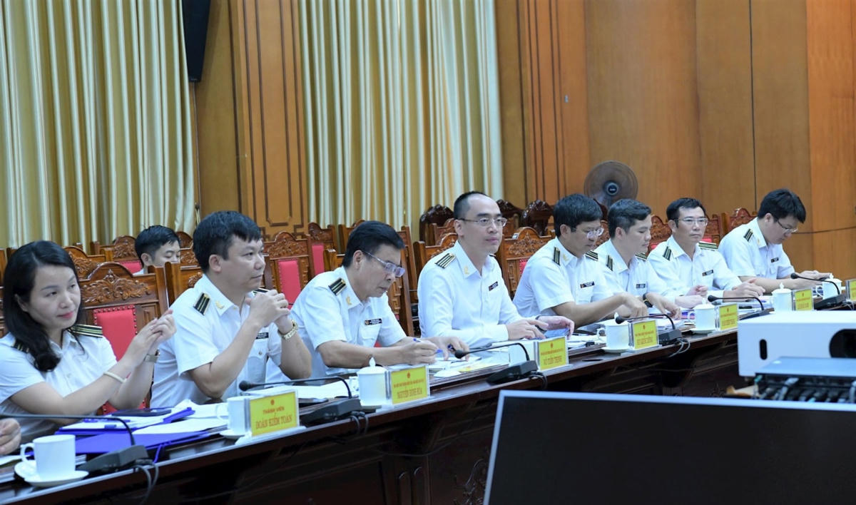 hó Tổng Kiểm toán nhà nước Bùi Quốc Dũng cùng các đồng chí đại diện Vụ Tổng hợp, Văn phòng KTNN, KTNN khu vực XI tham dự Hội nghị. Ảnh: Nguyễn Ly