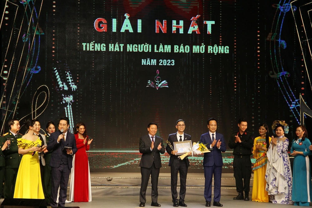 Thí sinh Phạm Công Thành (Đại học Văn hoá nghệ thuật Quân đội) đạt giải nhất cuộc thi.