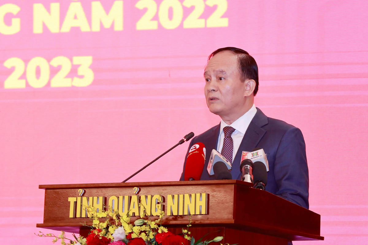 Chủ tịch HĐND TP Hà Nội Nguyễn Ngọc Tuấn trình bày tham luận của Thường trực HĐND TP Hà Nội về kinh nghiệm và giải pháp nâng cao chất lượng, hiệu lực, hiệu quả giám sát, tái giám sát của HĐND, Thường trực HĐND, các Ban HĐND, Tổ đại biểu HĐND, đại biểu HĐND.Bí thư Tỉnh ủy, Chủ tịch HĐND tỉnh Quảng Ninh Nguyễn Xuân Ký nhấn mạnh: HĐND đã luôn thể hiện được tiếng nói đa dạng của các tầng lớp nhân dân và bản chất Nhà nước của dân, do dân và vì dân.