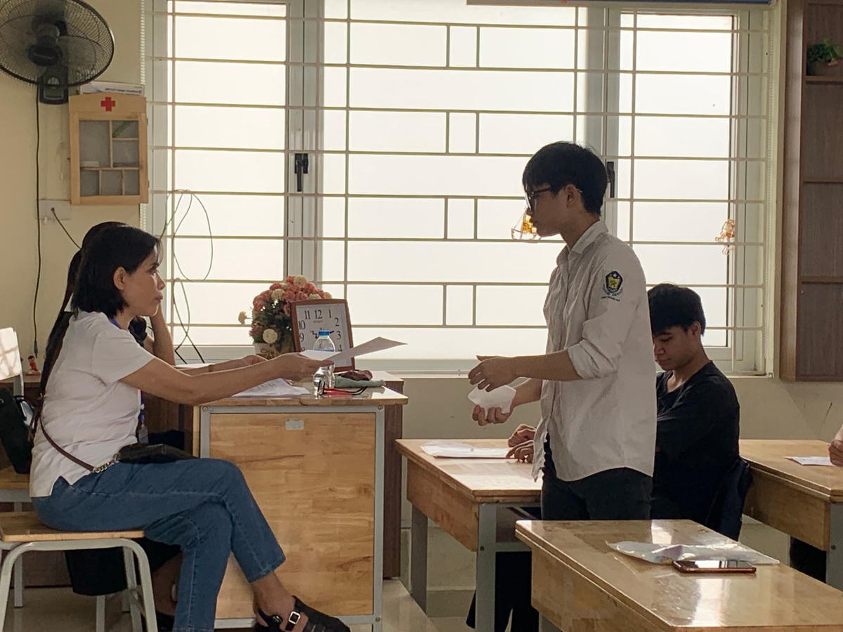 Thí sinh cần kiểm tra kỹ thông tin trên Thẻ dự thi.