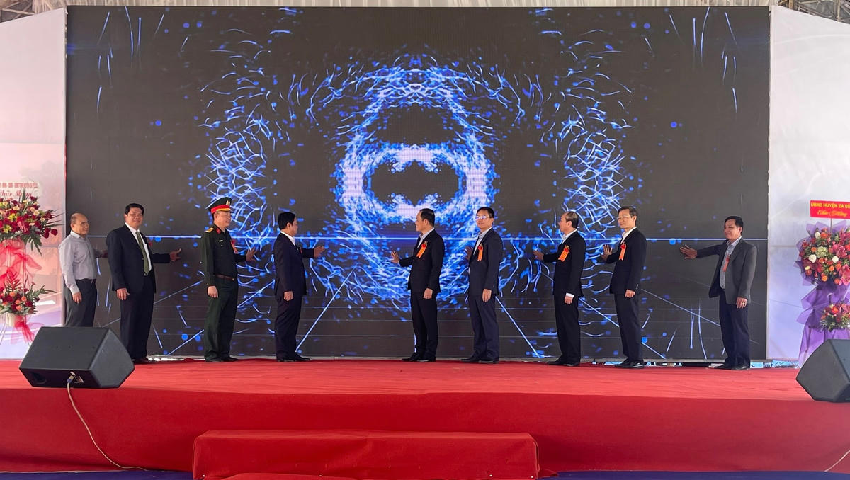 Phó Thủ tướng Chính phủ Trần Lưu Quang và Bộ trưởng Bộ NN&PTNT Lê Minh Hoan dự Lễ khánh thành hồ chứa nước Ea H'Leo 1, tại huyện Ea H'Leo, tỉnh Đắk Lắk.