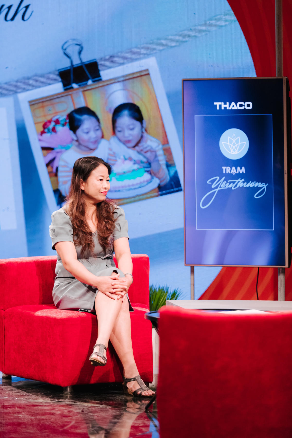 Mẹ của Mai Anh - chị Đinh Thị Thu Hảo. 