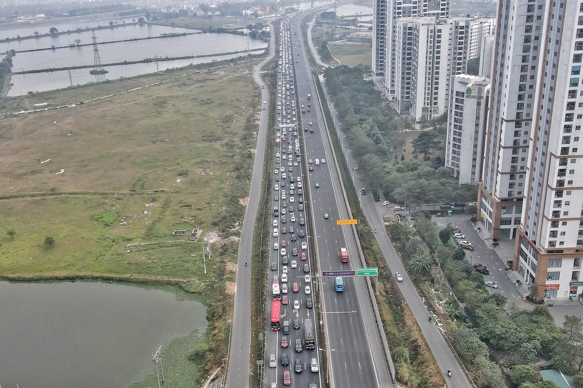 Cao tốc Pháp Vân - Cầu Giẽ ùn ứ khoảng 2 km.