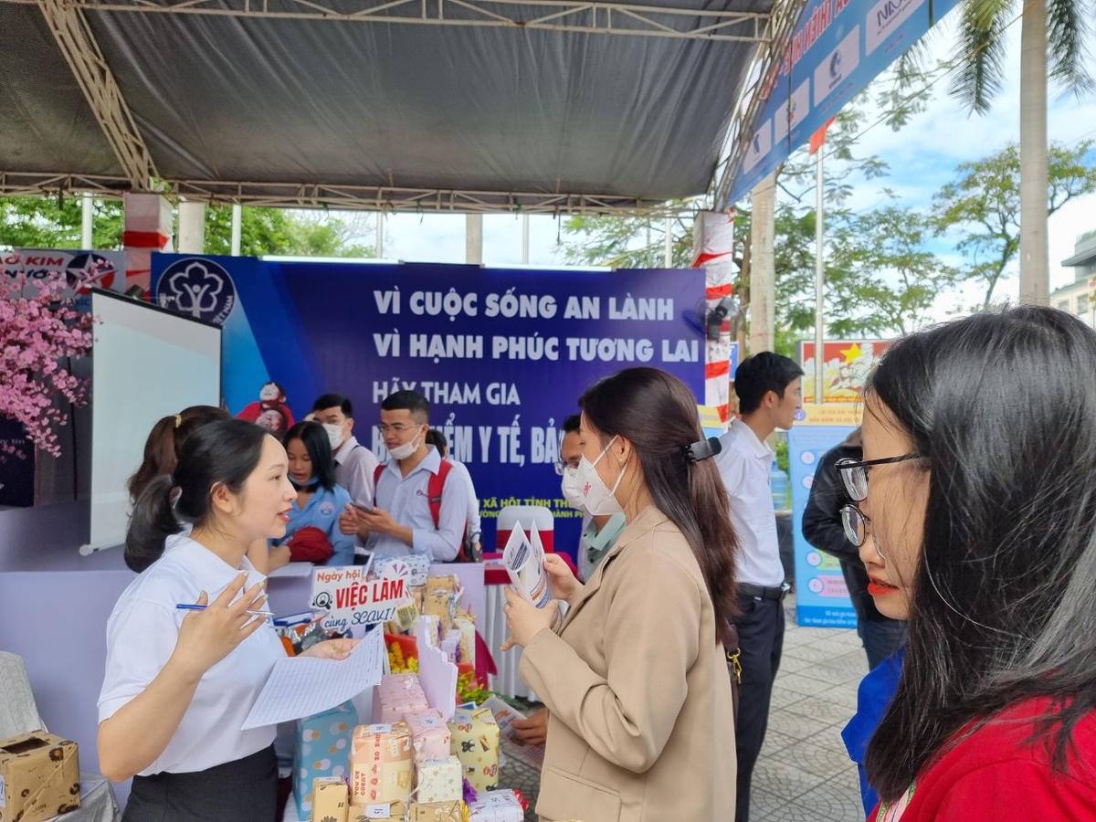 Hàng nghìn vị trí việc làm cho người lao động bị ảnh hưởng bởi dịch Covid-19.