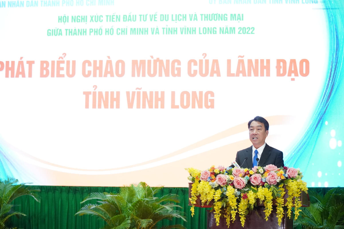 Chủ tịch UBND tỉnh Vĩnh Long Lữ Quang Ngời phát biểu tại hội nghị.
