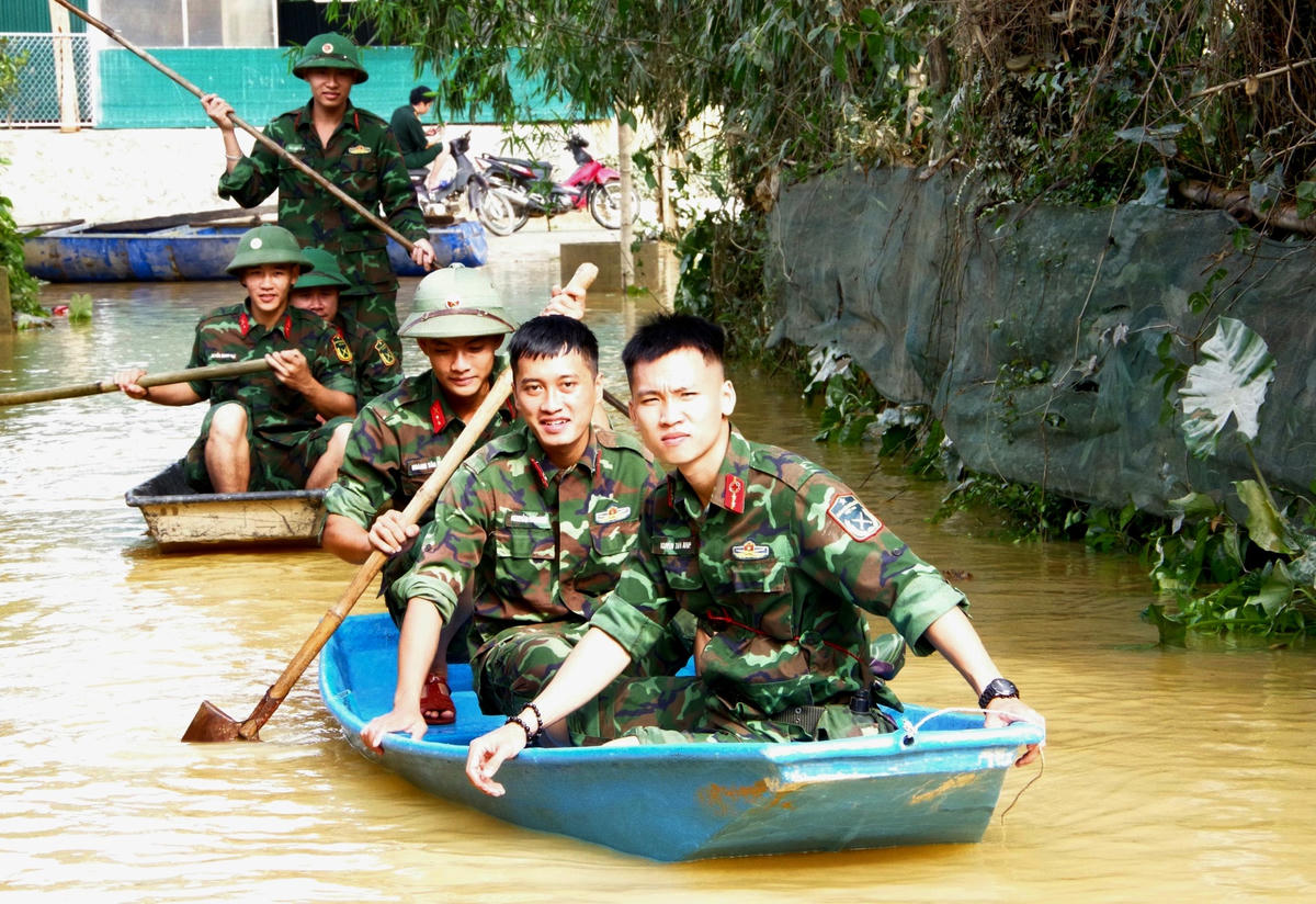 Nhiều tuyến đường ảnh hưởng đến giao thông đi lại, nhiều công trình hồ, đập, kè bờ sông bị hư hỏng, sạt lở. Ước tính thiệt hại bước đầu là hơn 150 tỷ đồng; ngoài ra có 3 người chết vì nước lũ.
