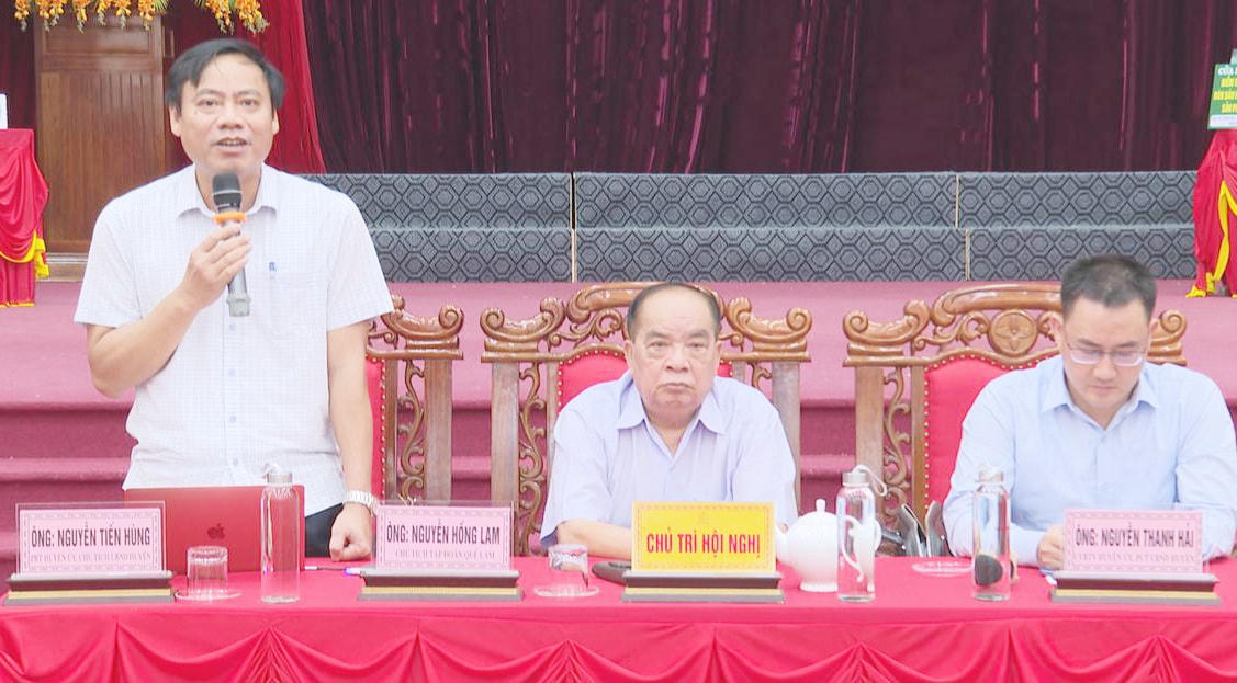 Nguyễn Tiến Hùng, Chủ tịch UBND huyện Kỳ Anh chia sẻ tại buổi toạ đàm.