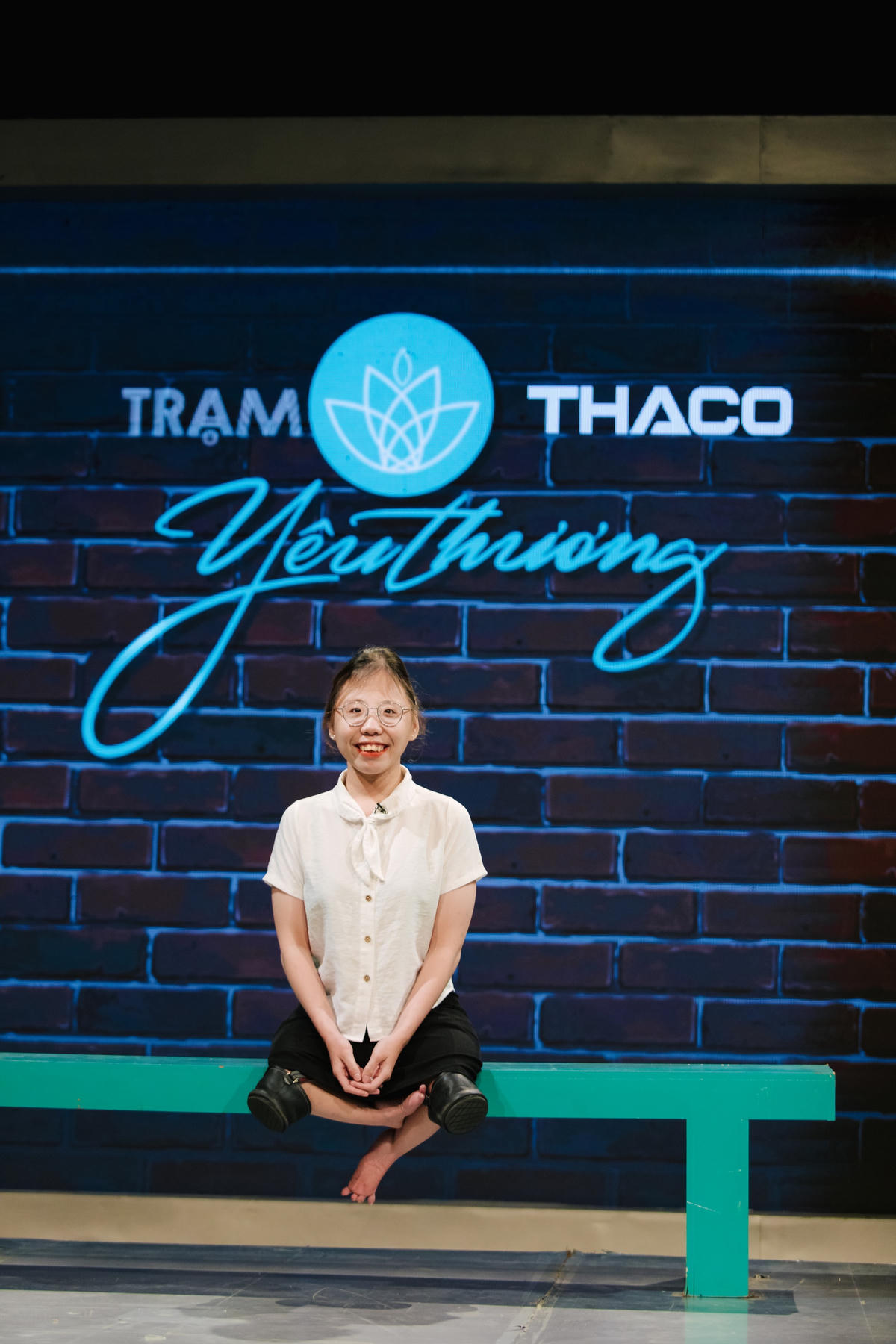 Thủy luôn khao khát tìm thấy bố mẹ và được cùng họ chung sống dưới một mái nhà. 