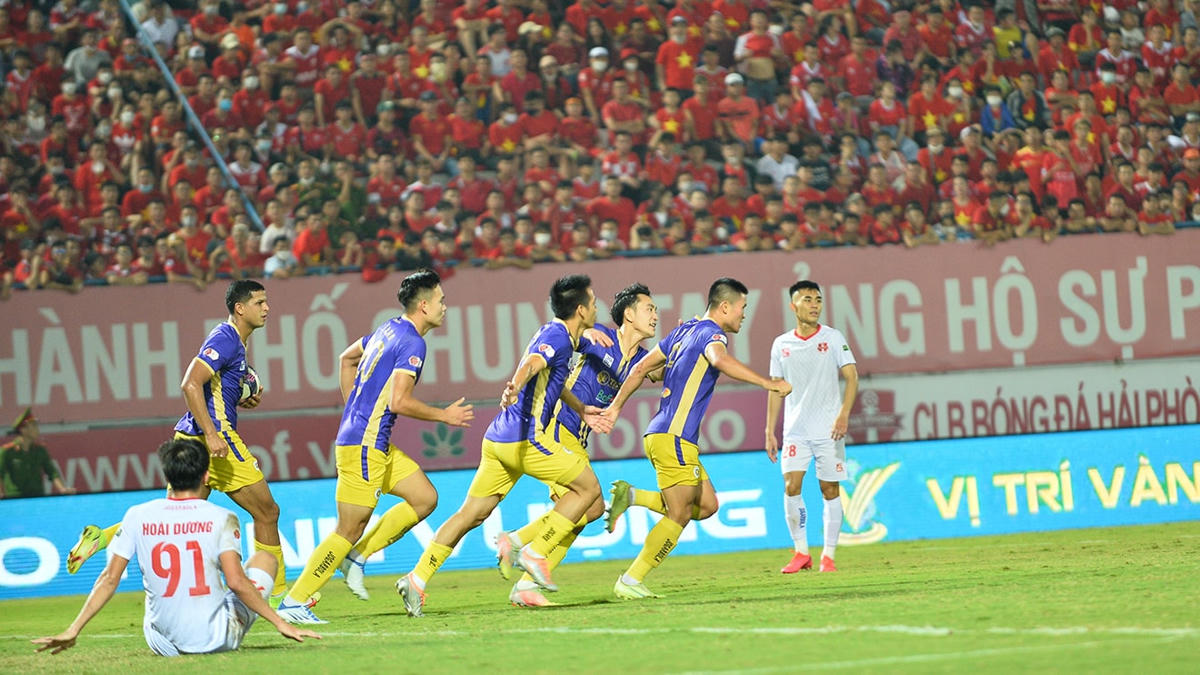V.League đang ở giai đoạn kịch tính nhất mùa giải.