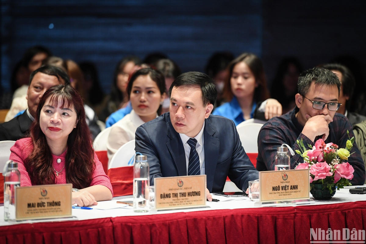 Các đại biểu dự Hội thảo.