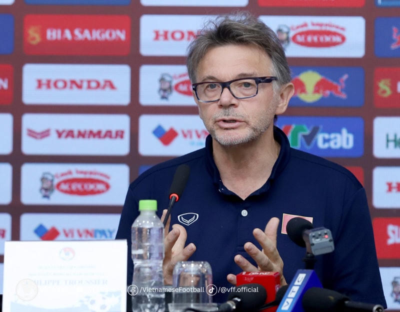 HLV Philippe Troussier. Ảnh: VFF.