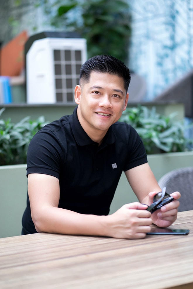 Bên cạnh khả năng diễn xuất có phần chững lại, vai diễn Thịnh trong “Quỳnh Búp Bê” còn gây thất vọng vì cách thể hiện một màu, biểu cảm giống nhau trong mọi phân cảnh.