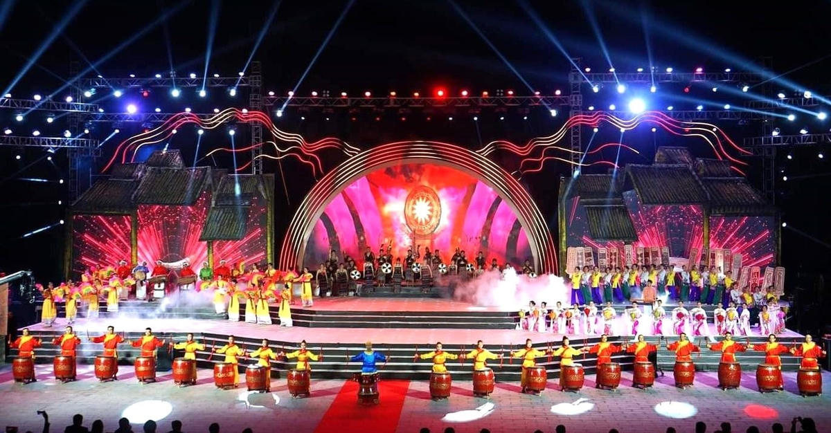 Các tiết mục văn nghệ tại lễ bế mạc Năm Du lịch quốc gia 2022.
