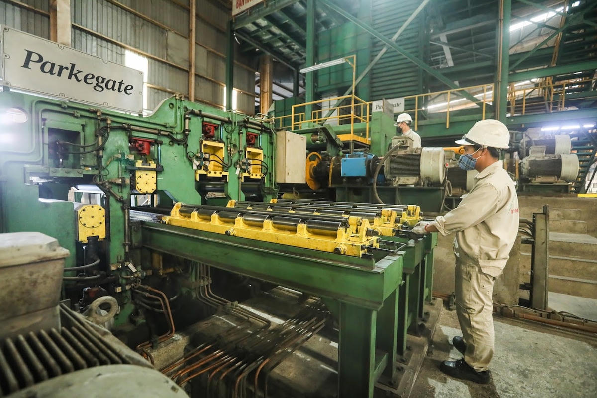 Doanh nghiệp muốn vay vốn dài hạn với lãi suất mềm hơn. Ảnh: Quang Vinh.