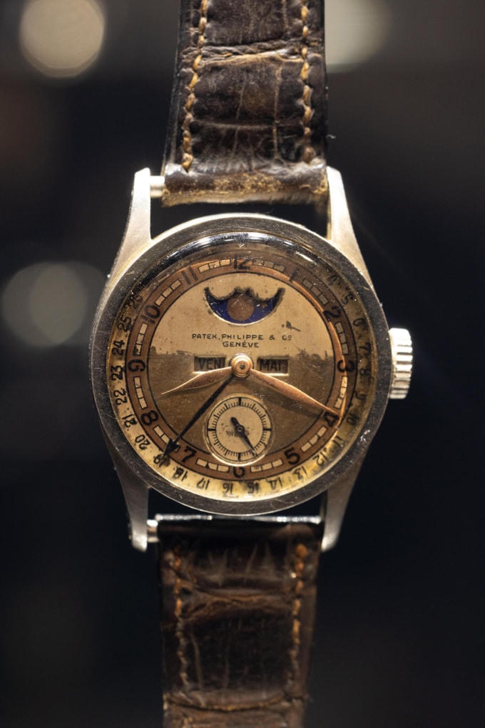 Đồng hồ Patek Philippe Reference 96 Quantieme Lune của vua Phổ Nghi. Mảng màu trắng và nâu trên mặt số được cho là kết quả của việc Phổ Nghi yêu cầu người hầu mở phần này ra để nghiên cứu. Ảnh: PP.