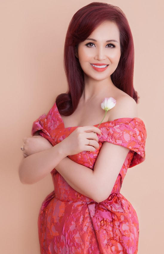 Hoa hậu Nguyễn Diệu Hoa chỉ cao 1m58.